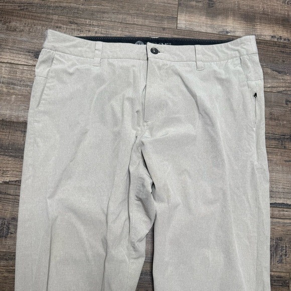 Vuori Aim Pants Golf Business Men's Size 36 Inseam 31" 
Khaki - Picture 2 of 12